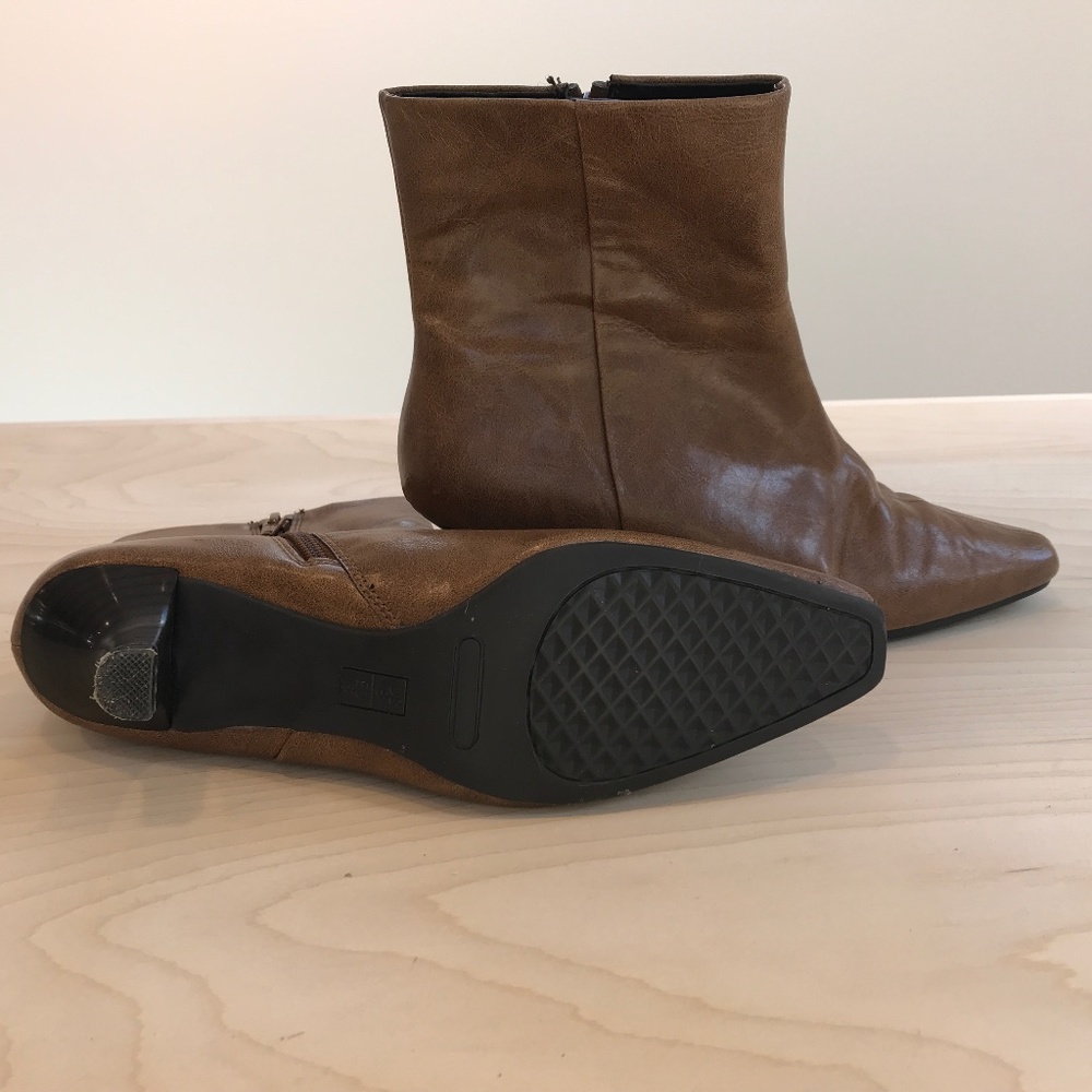 1989 groovy pleather booties